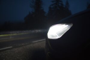iluminacion coche, luz coche, faros coche, bombillas coche, mejorar iluminacion coche